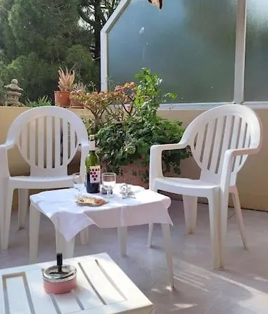 Flat 15minutes Walk From The Sea, - Cote D'azure Apartment *