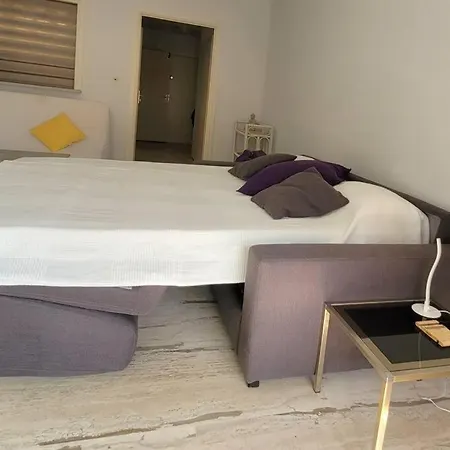 Flat 15minutes Walk From The Sea, - Cote D'azure Apartment